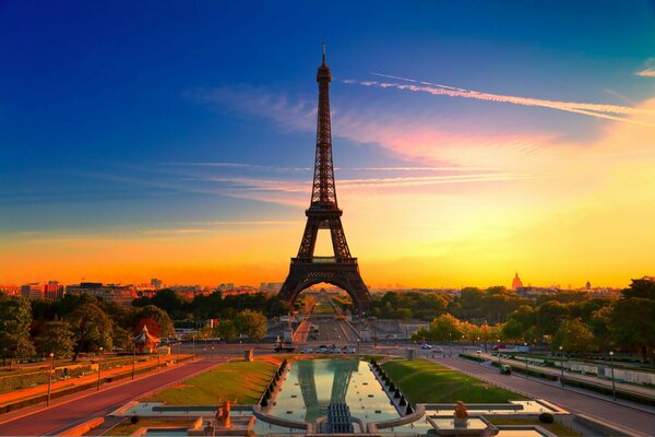 Sunset over the Eiffel Tower