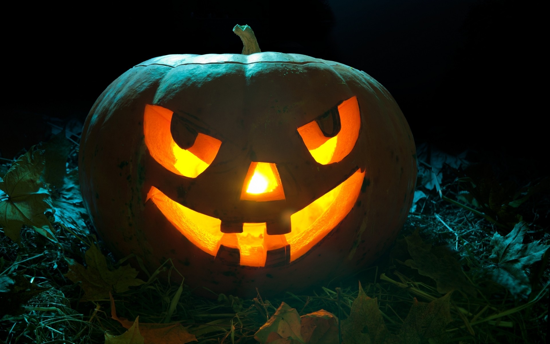 Creepy pumpkin lantern for Halloween wallpaper