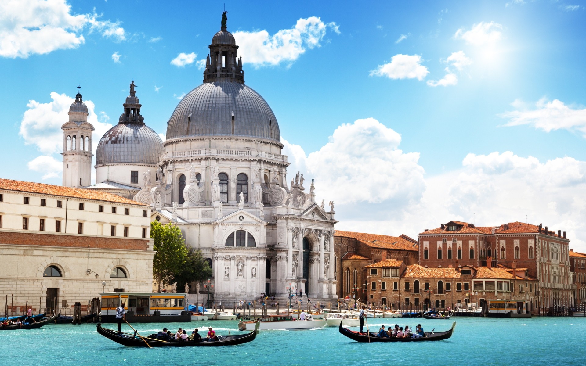 italien architektur reisen wasser venezianer gondeln stadt kanal tourismus haus himmel im freien stadt alt sehenswürdigkeit antike kirche fluss venedig-kathedrale venedig-landschaft venedig-beileid