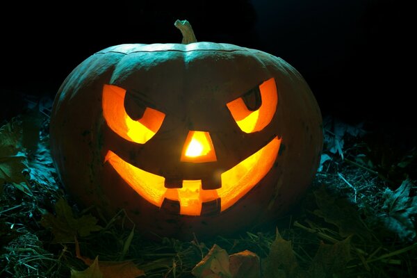 Creepy pumpkin lantern for Halloween