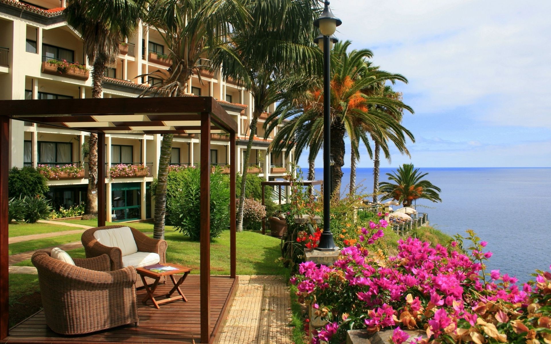 casas y cabañas hotel lujo patio silla resort tropical palmas verano piscina relajación lugar viajes hogar jardín villa exótico arquitectura al aire libre árbol