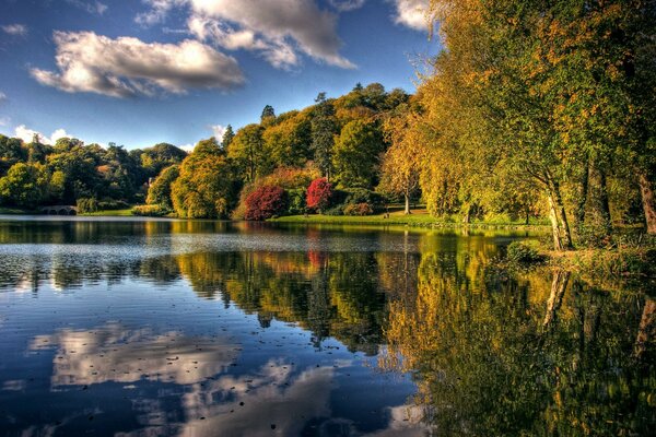 A great place near the water in autumn