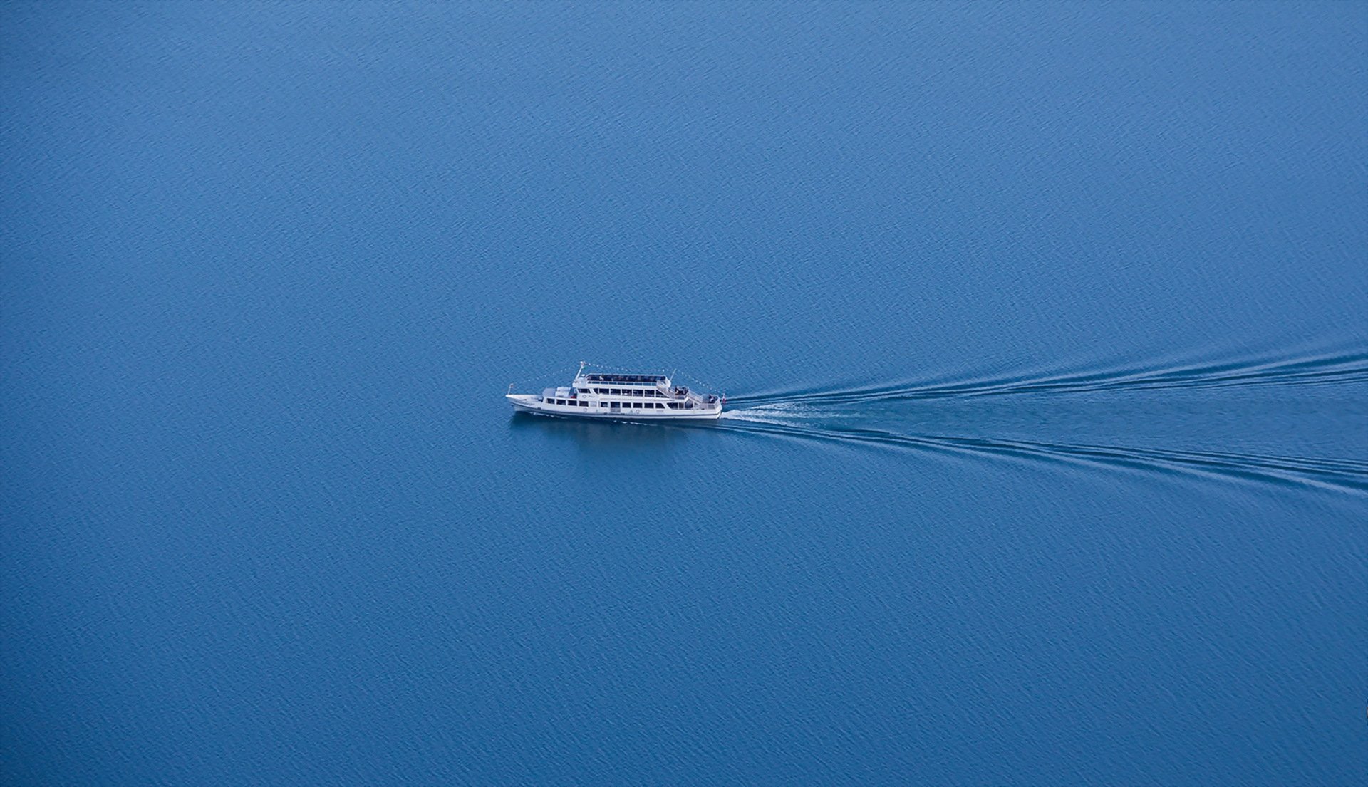 море корабль минимализм