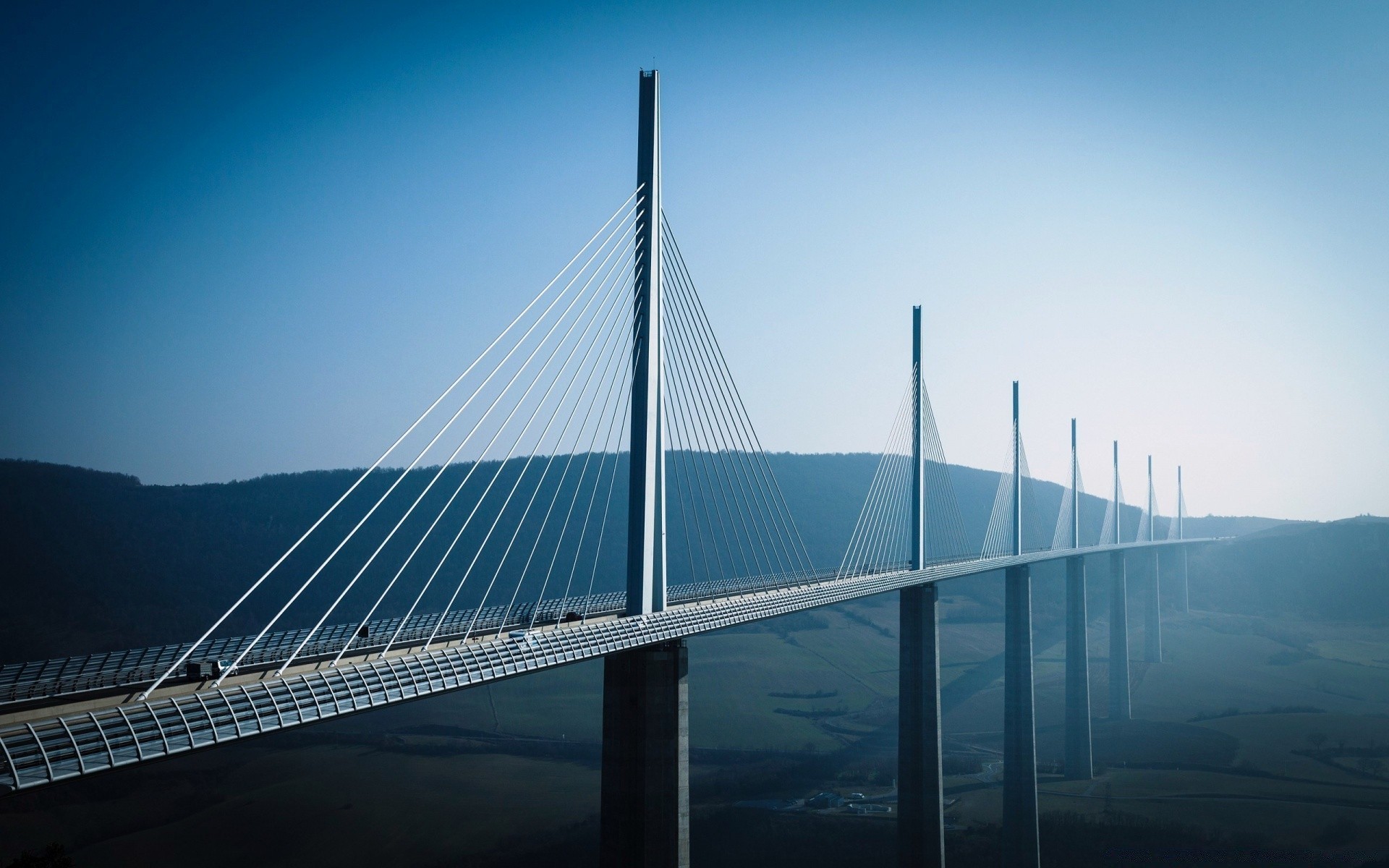 haus & interieur brücke himmel architektur konnektivität technologie hängebrücke reisen wasser transportsystem reflexion elektrizität