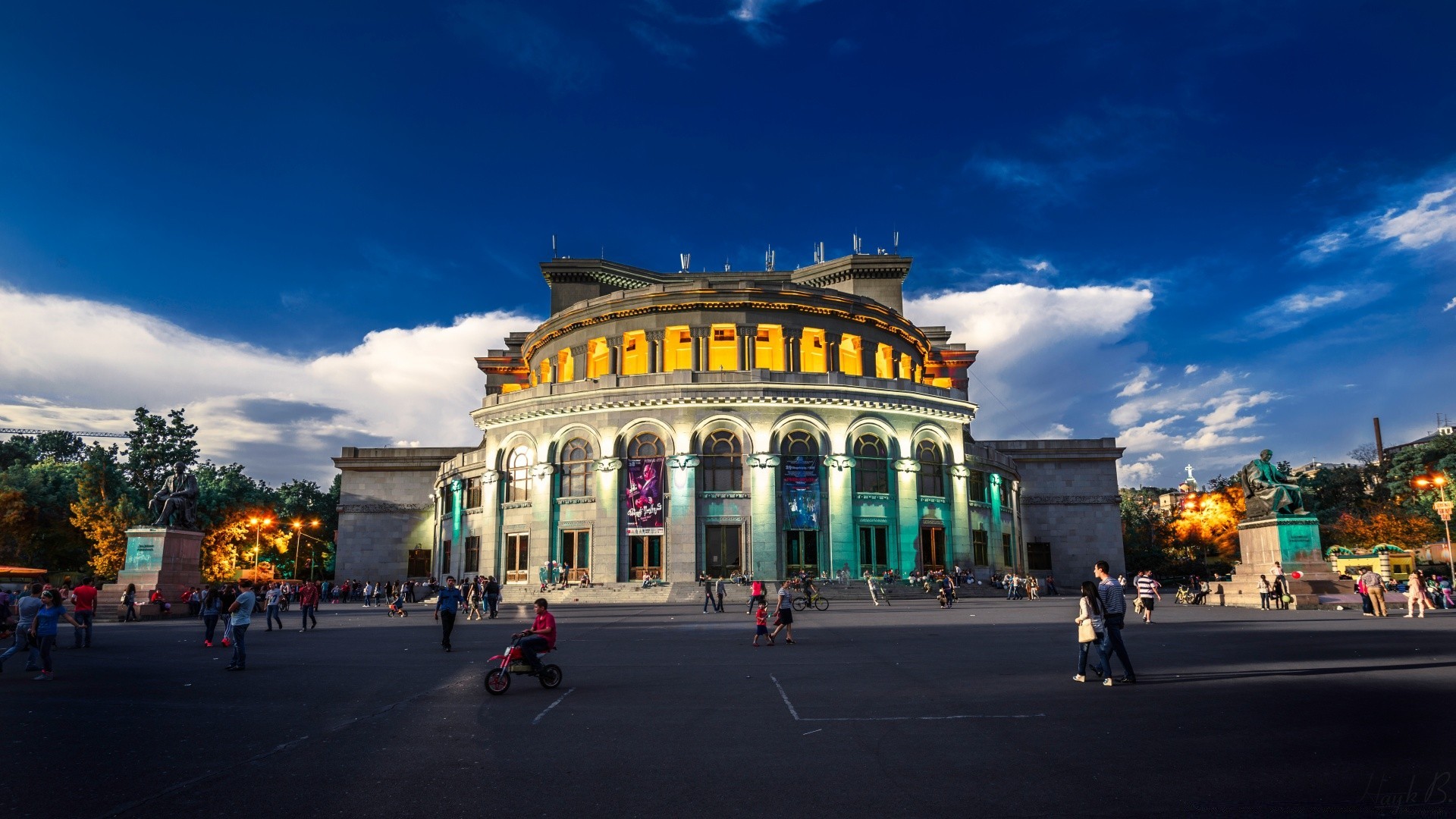 haus & interieur architektur reisen haus stadt im freien dämmerung straße himmel abend hintergrundbeleuchtung tourismus städtisch sehenswürdigkeit stadt