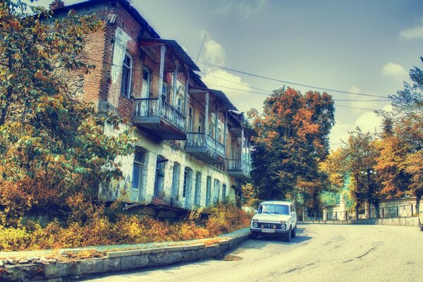 Пейзаж улицы с автомобилем