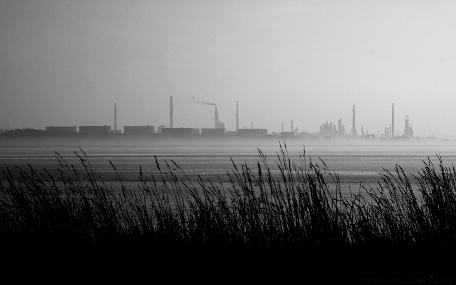 schwarz und weiß sonnenuntergang dämmerung himmel schleifer sonne landschaft industrie verschmutzung natur rauch bauernhof