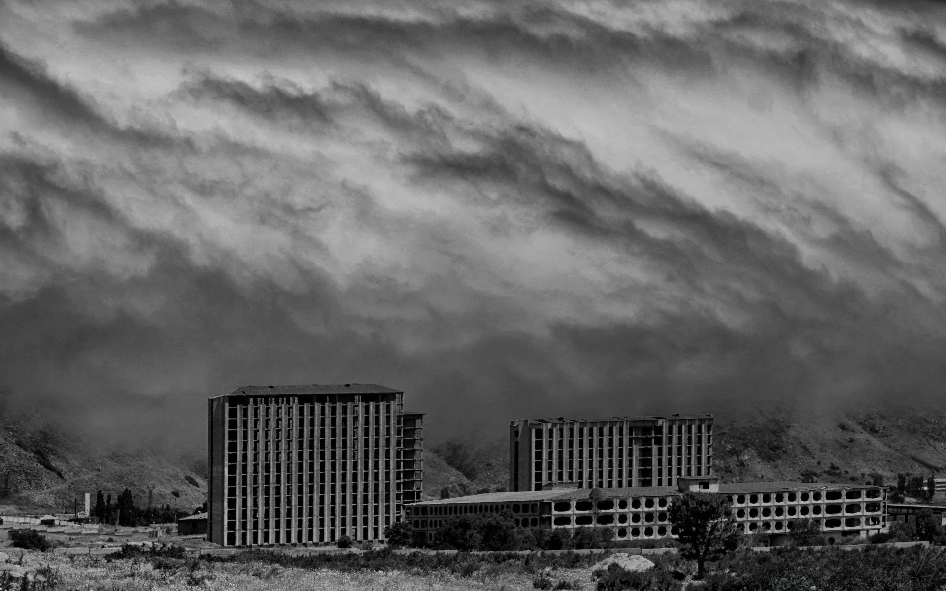 schwarz und weiß sturm monochrom landschaft himmel haus architektur