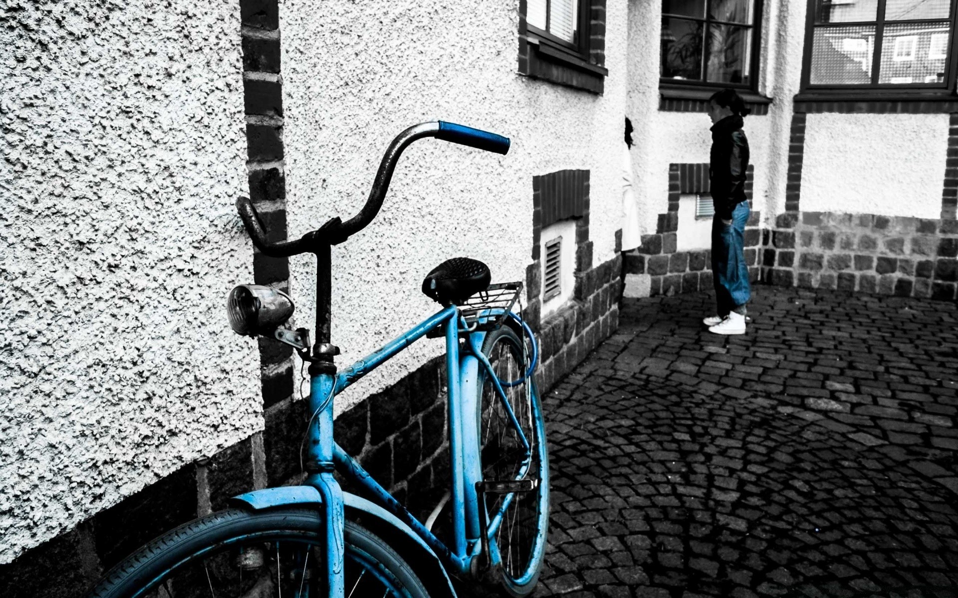 preto e branco rodas rua bicicleta calçada sistema de transporte urbano estrada cidade carro ao ar livre