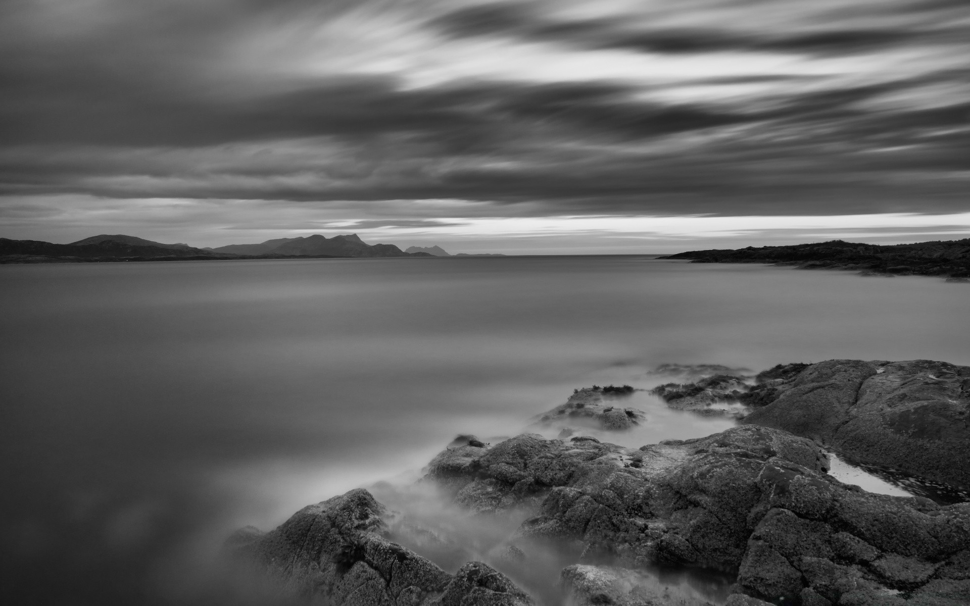 blanco y negro puesta de sol agua paisaje playa amanecer tormenta mar océano cielo paisaje reflexión noche mar monocromo naturaleza niebla lago al aire libre viajes