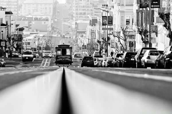 Imagem em preto e branco da cidade grande