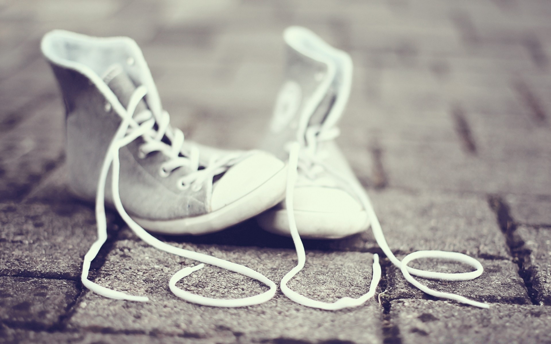 bianco e nero scarpa moda piedi scarpe in bianco e nero indossare matrimonio coppia due spiaggia vintage bambino seppia