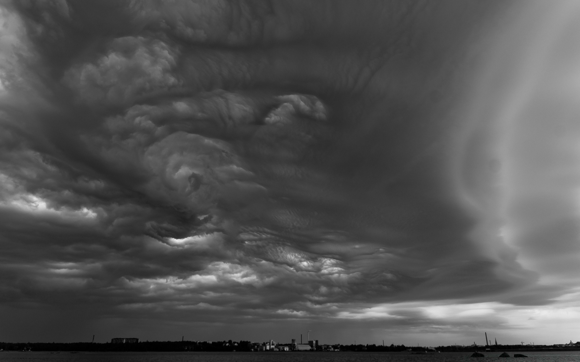 in bianco e nero tempesta in bianco e nero pioggia scuro paesaggio cielo temporale natura acqua drammatico tempo tramonto fulmine