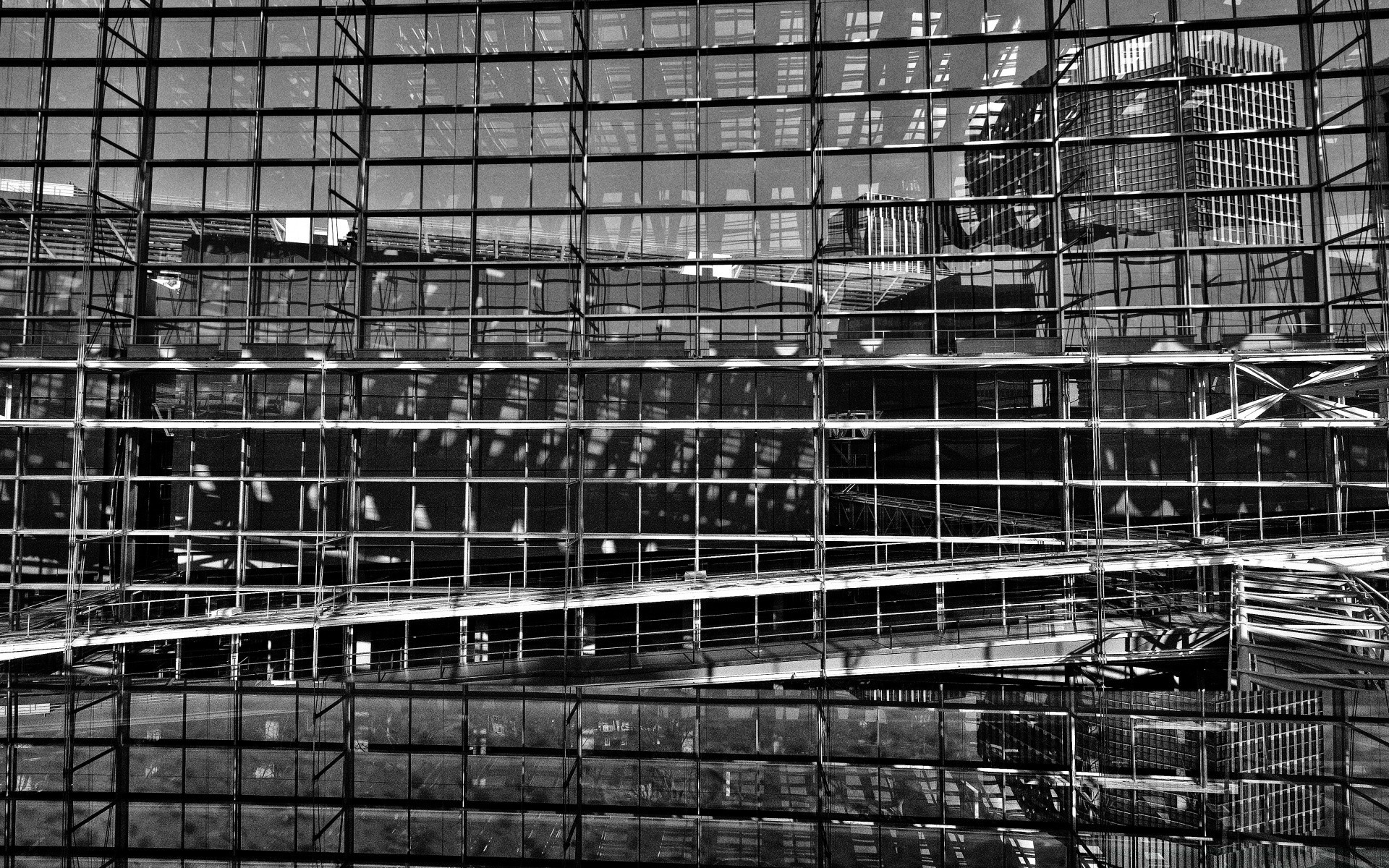 schwarz und weiß ausdruck städtisch architektur haus beton stahl stadt bau design glas wand muster monochrom desktop reflexion technologie