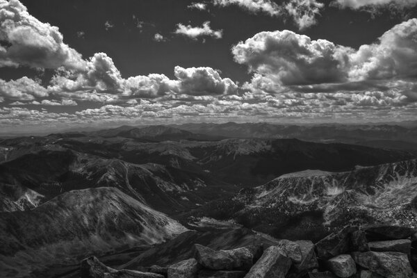 Mountains and sky before the storm