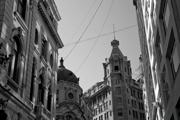 Architecture de la ville en noir et blanc