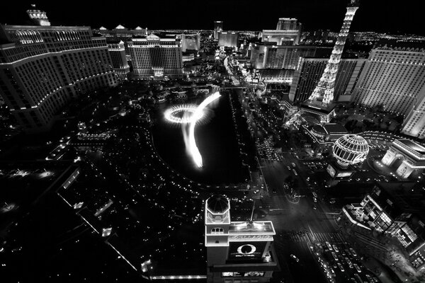 La vida nocturna de la ciudad a vista de pájaro