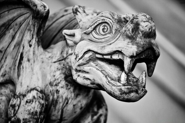 Black and white photo of the dragon sculpture