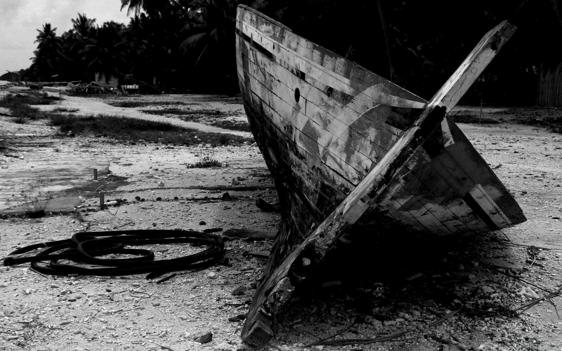 blanco y negro abandonado escombros naufragio agua monocromo roto barco desastre coche playa barco ruinas sistema de transporte