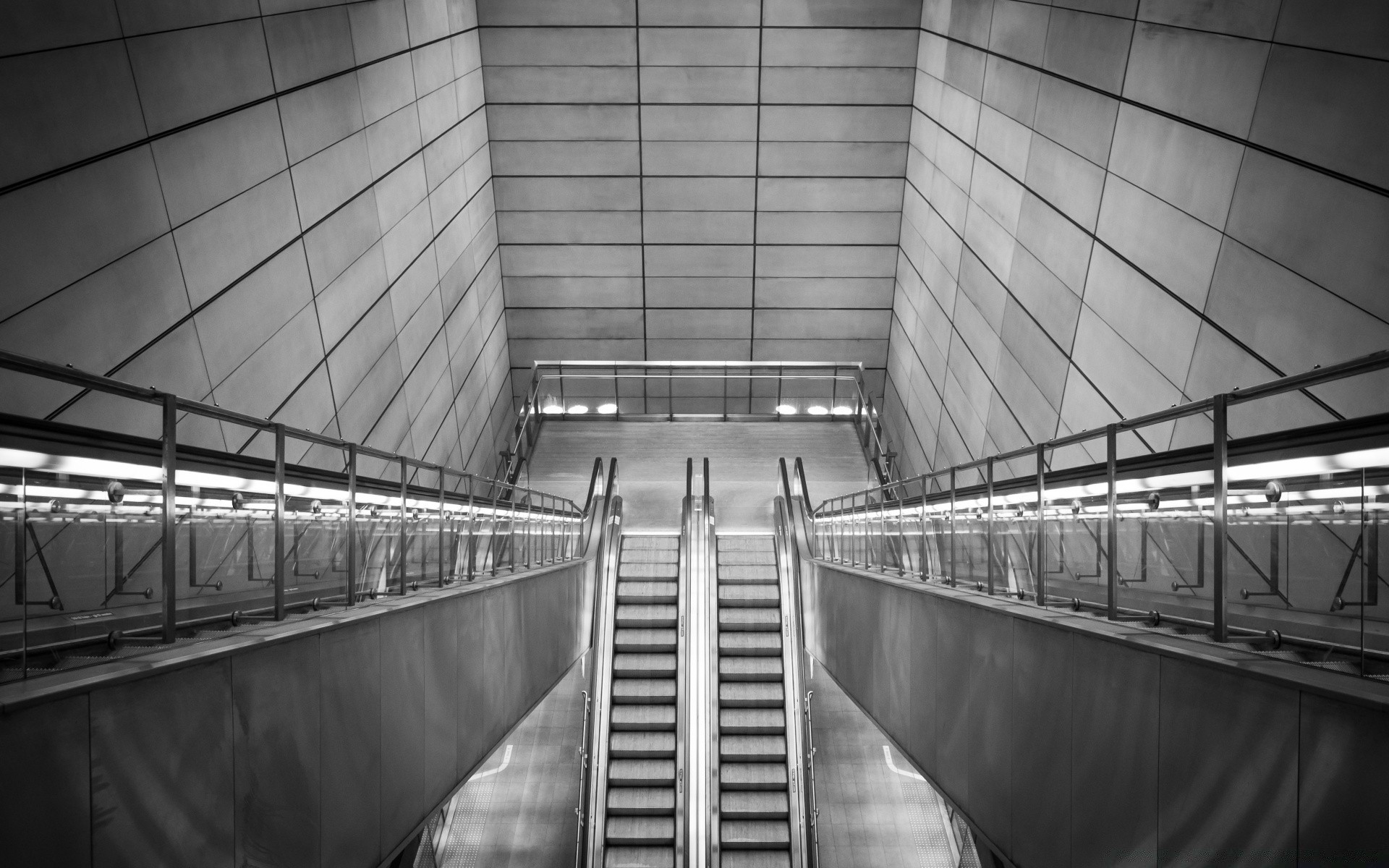 blanco y negro urbano reflexión acero arquitectura ciudad moderno aeropuerto expresión casa negocio monocromo corcho perspectiva construcción vidrio luz sistema de transporte puente industria