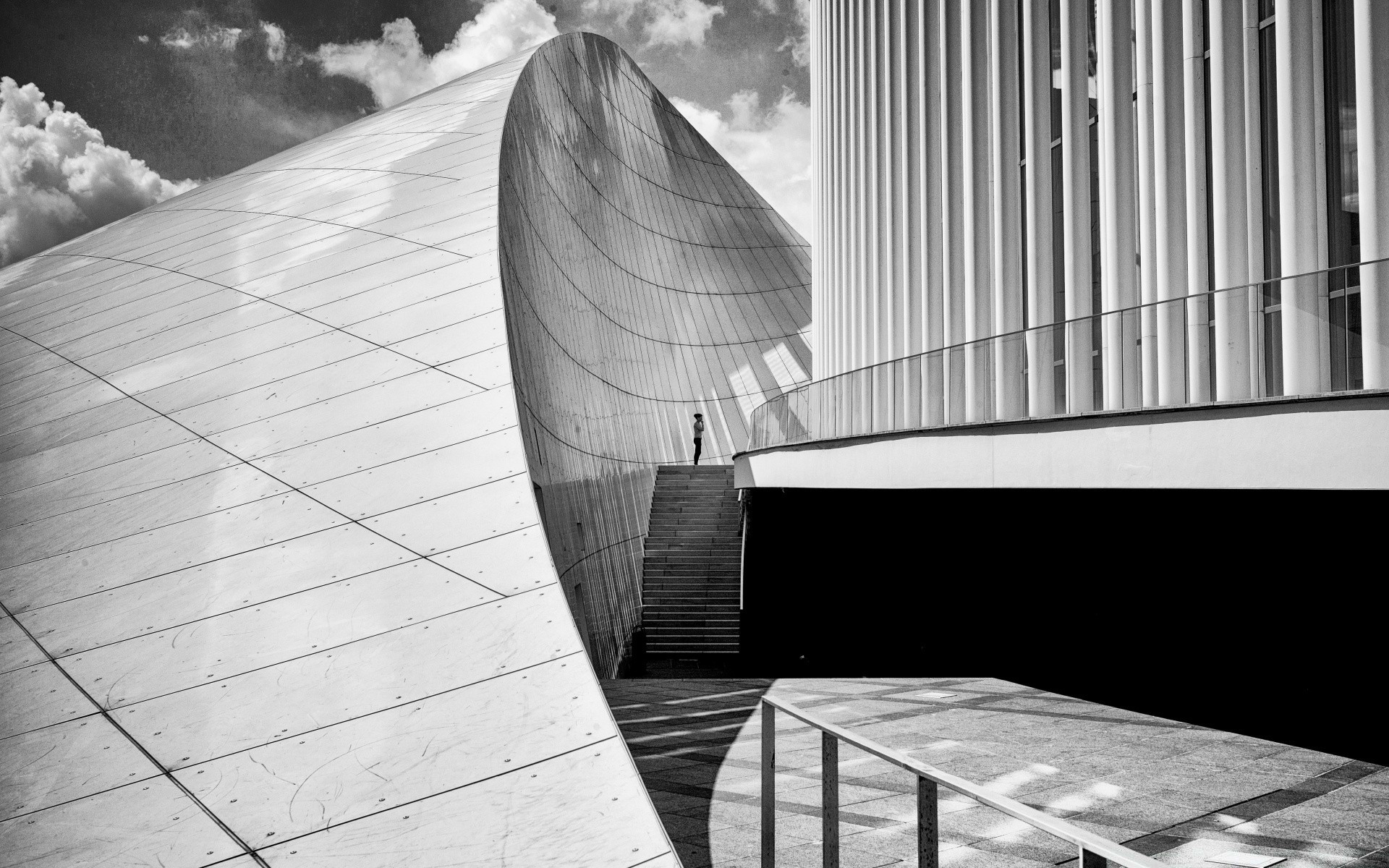 blanco y negro monocromo arquitectura ciudad moderno casa ventanas vidrio reflexión minimalismo luz urbano calle negocio paso moderno oficina