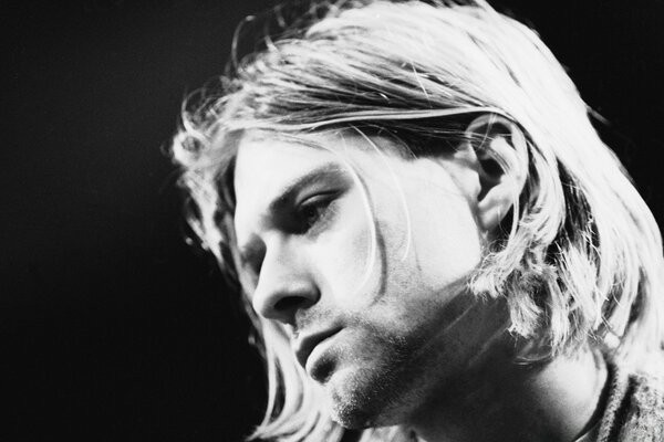 Black and white photo of Kurt Cobain