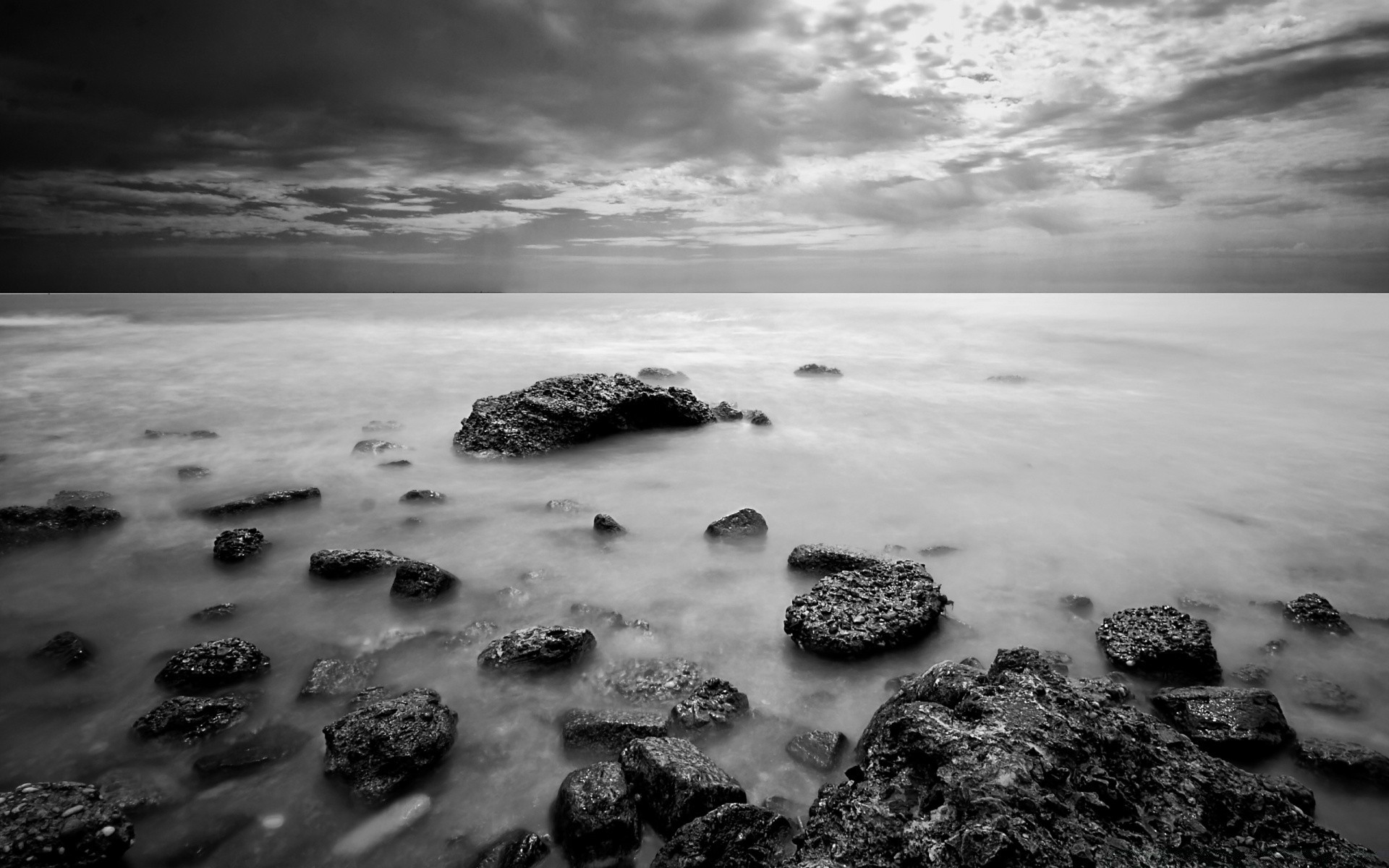 noir et blanc plage eau mer océan paysage mer coucher de soleil sable surf paysage monochrome soleil ciel rock aube vague nature