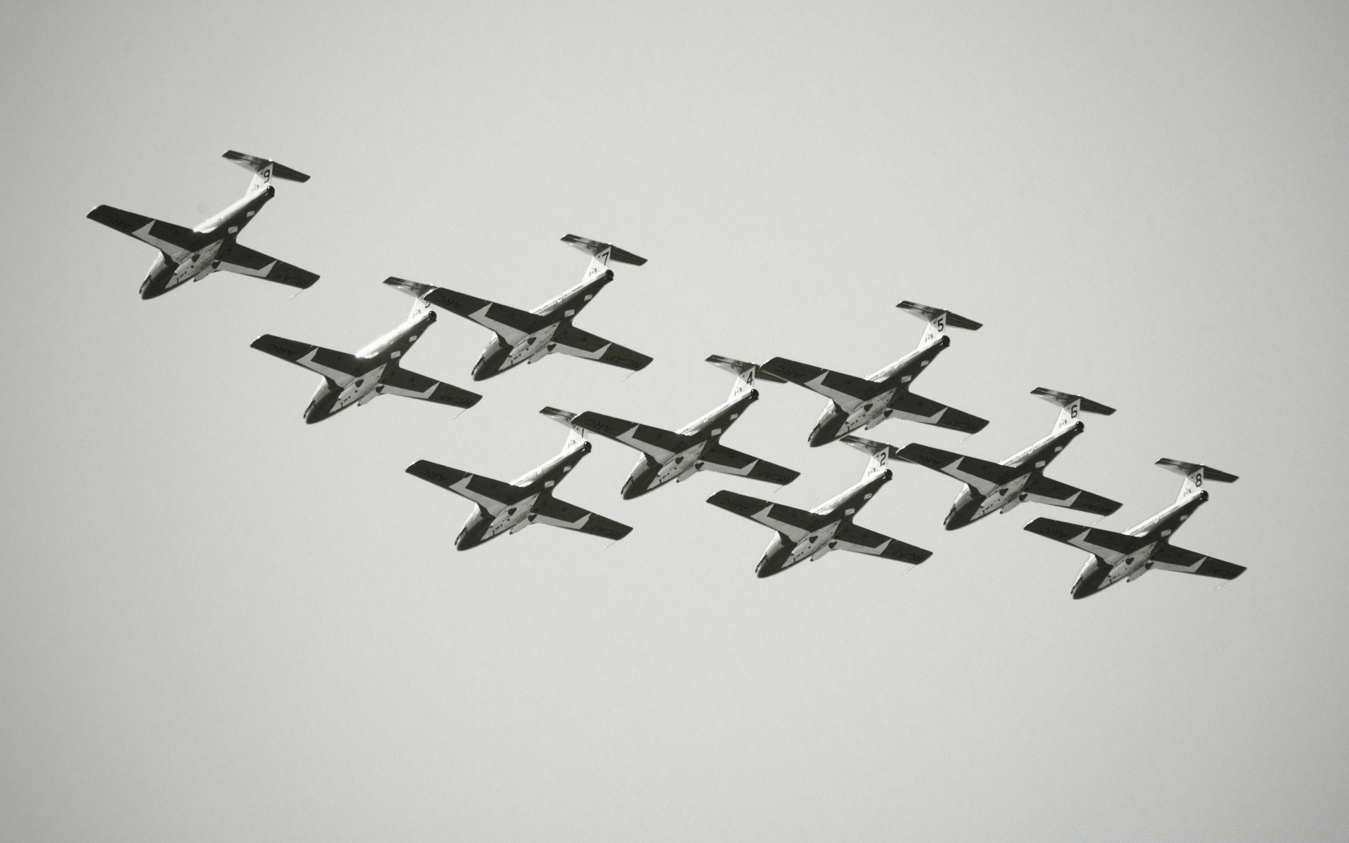 noir et blanc avion avion militaire air force avion aéroport combattant vol voiture voler marine précision formation géologique guerre air bombardier vitesse force système de transport