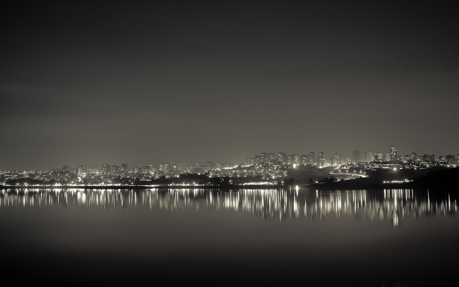 noir et blanc eau réflexion mer ville jetée coucher de soleil lac rivière plage port paysage aube océan ciel pont bateau voyage mer