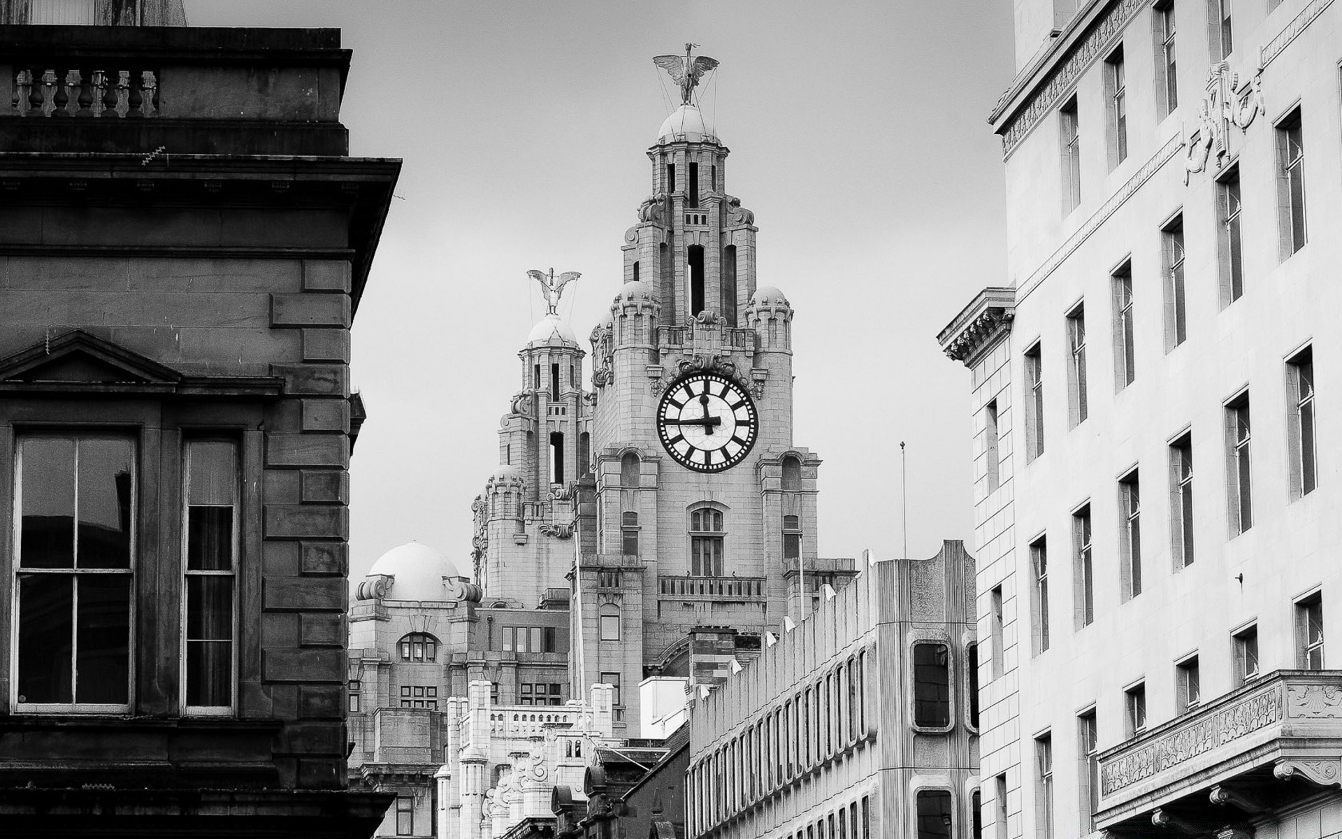 schwarz und weiß architektur stadt straße haus reisen alt stadt städtisch im freien haus turm uhr himmel stadt