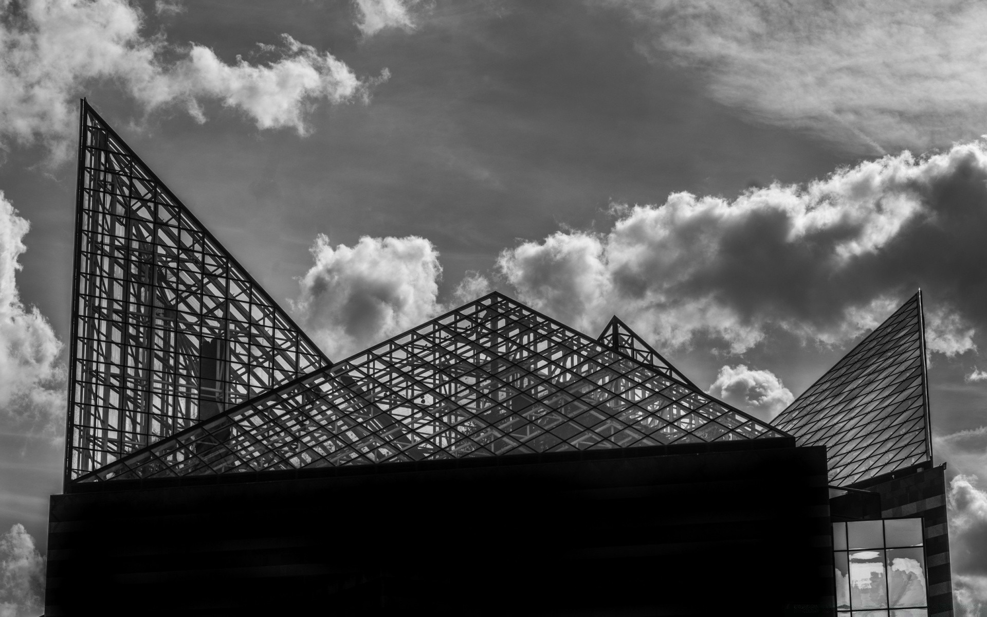 preto e branco arquitetura cidade céu monocromático casa urbano viajar construção reflexão moderno ponte