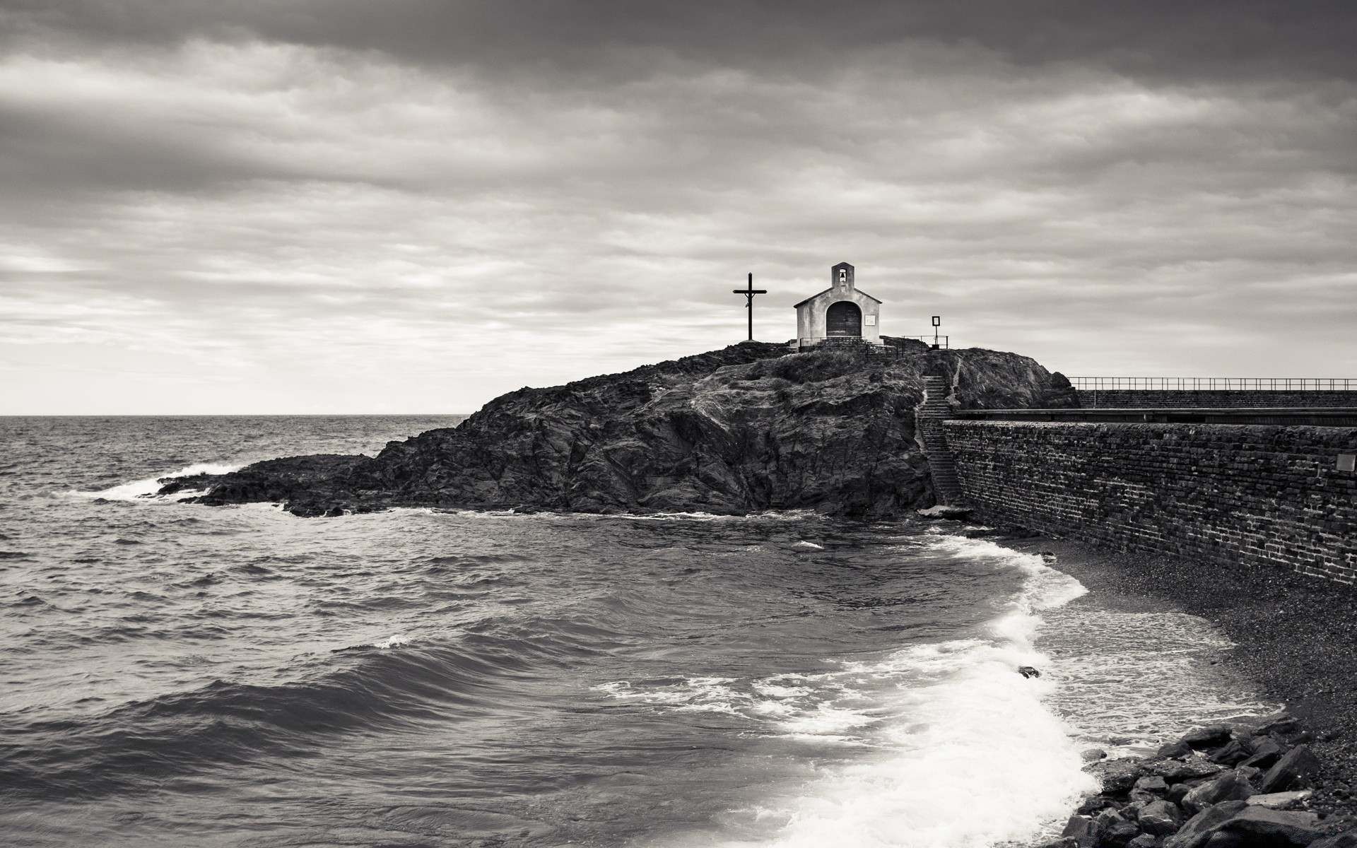 bianco e nero mare spiaggia oceano mare faro acqua paesaggio paesaggio roccia monocromatico baia isola