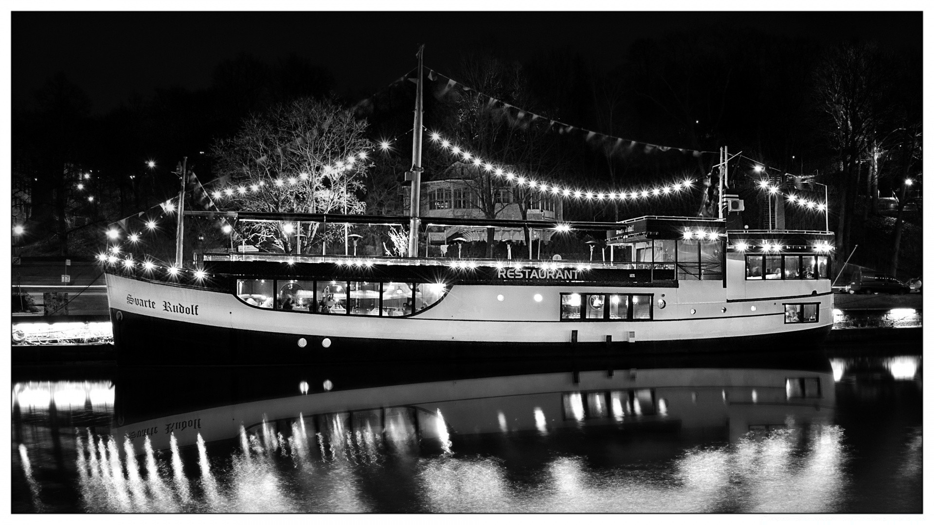 preto e branco ponte sistema de transporte rio cidade viagens água rua barco monocromático reflexão urbano mar luz arquitetura céu fotografia navio cais casa porto