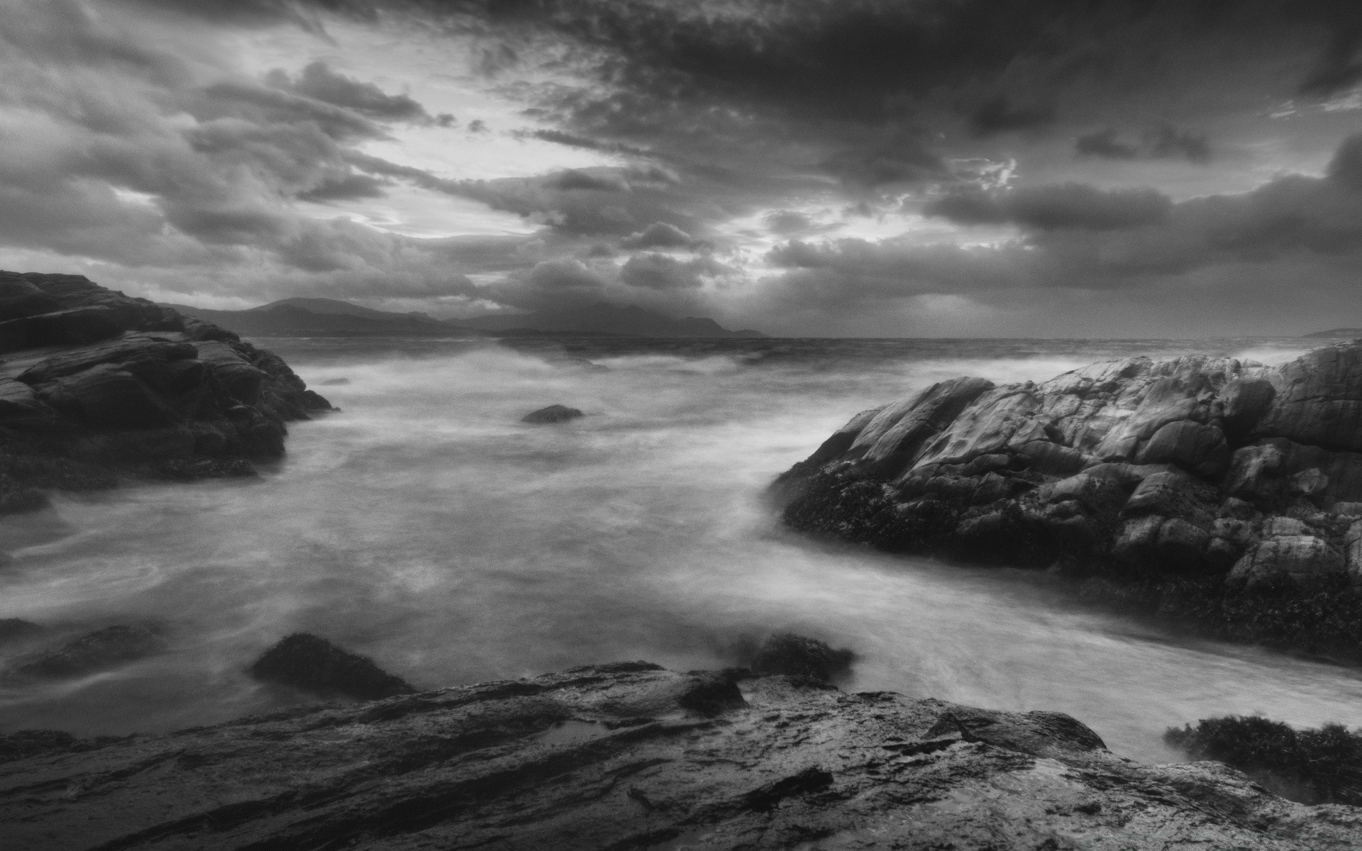 czarno-białe wody plaża burza morze zachód słońca ocean monochromatyczny krajobraz krajobraz morza niebo surf świt wieczór rock dramatyczne podróże