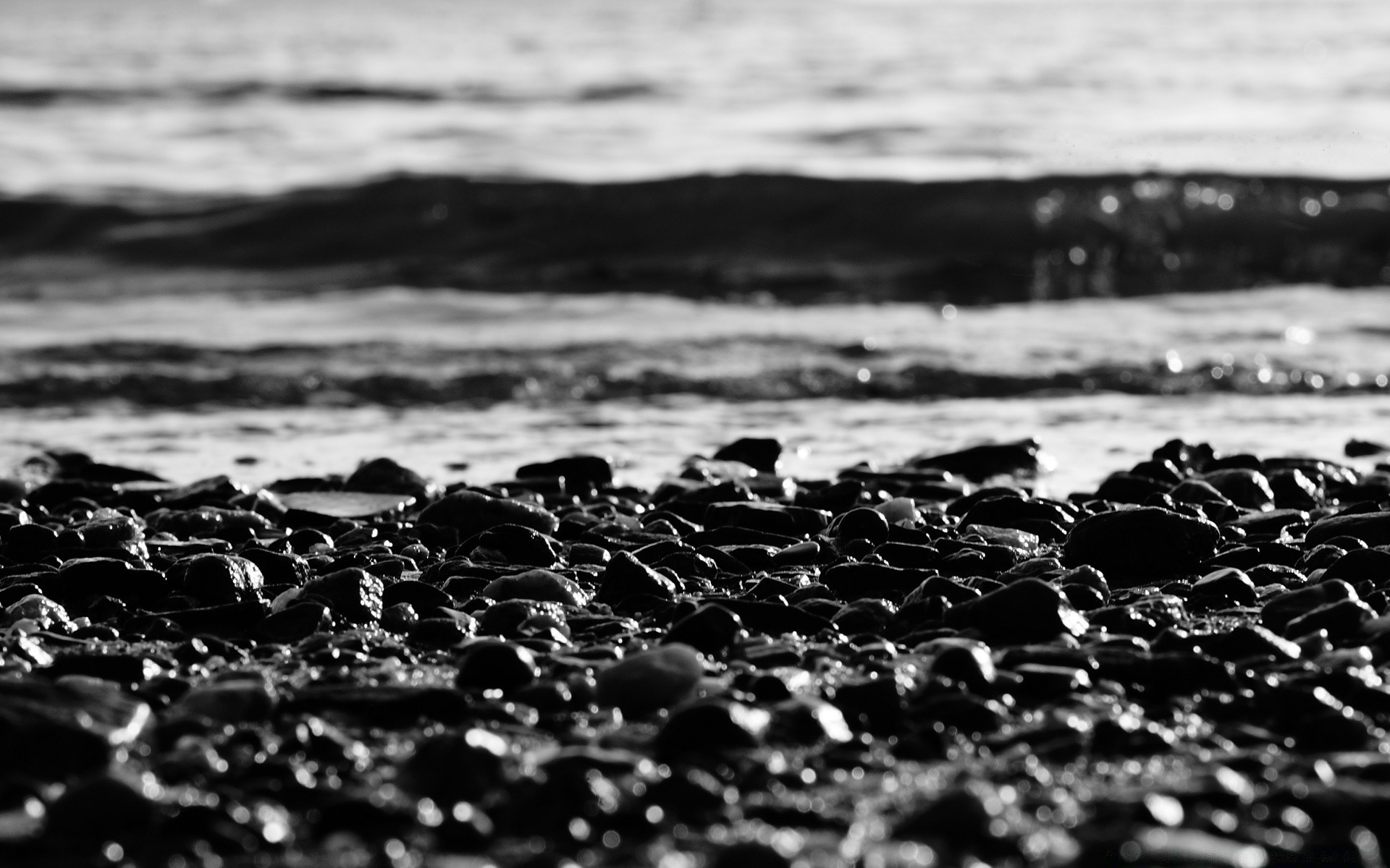 schwarz und weiß meer wasser strand monochrom ozean natur meer nass welle regen reflexion glatt landschaft ufer rock im freien fluss landschaft