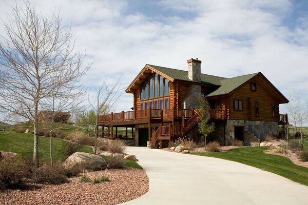 The road to a beautiful two-storey house