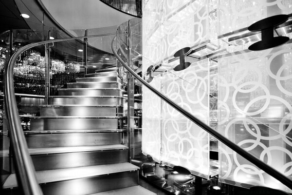 Spiral staircase of the shopping center