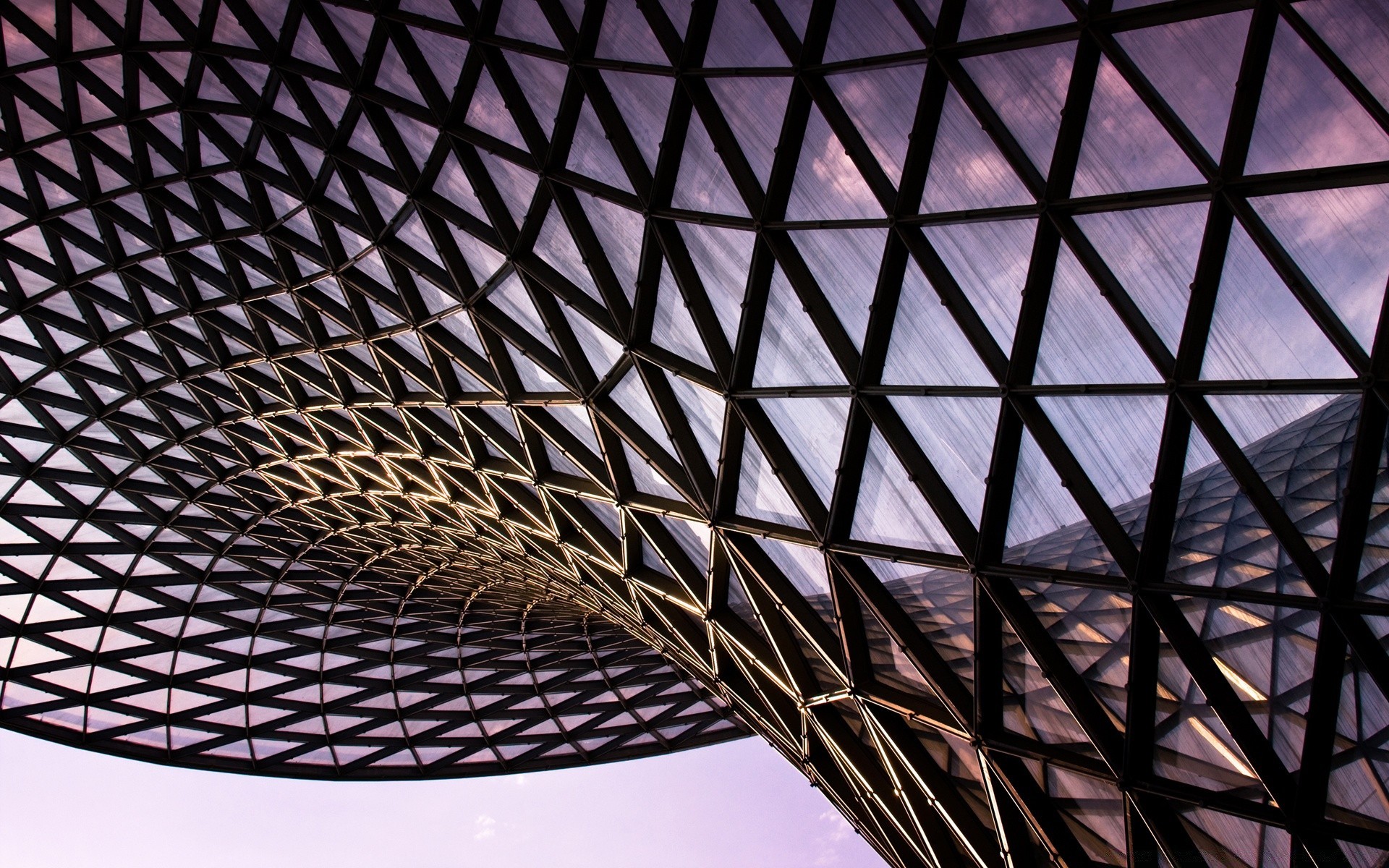 المنزل والداخلية مجردة مستقبلية نمط هندسي تصميم الصلب الحديثة سطح المكتب الهندسة المعمارية الفن الأشكال الملمس الزجاج النقي