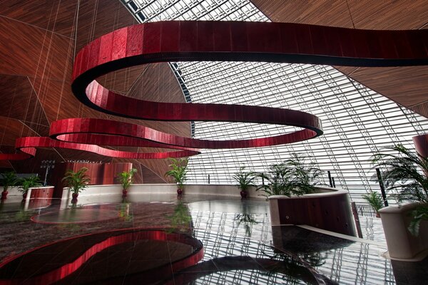 The play of lines in the interior
