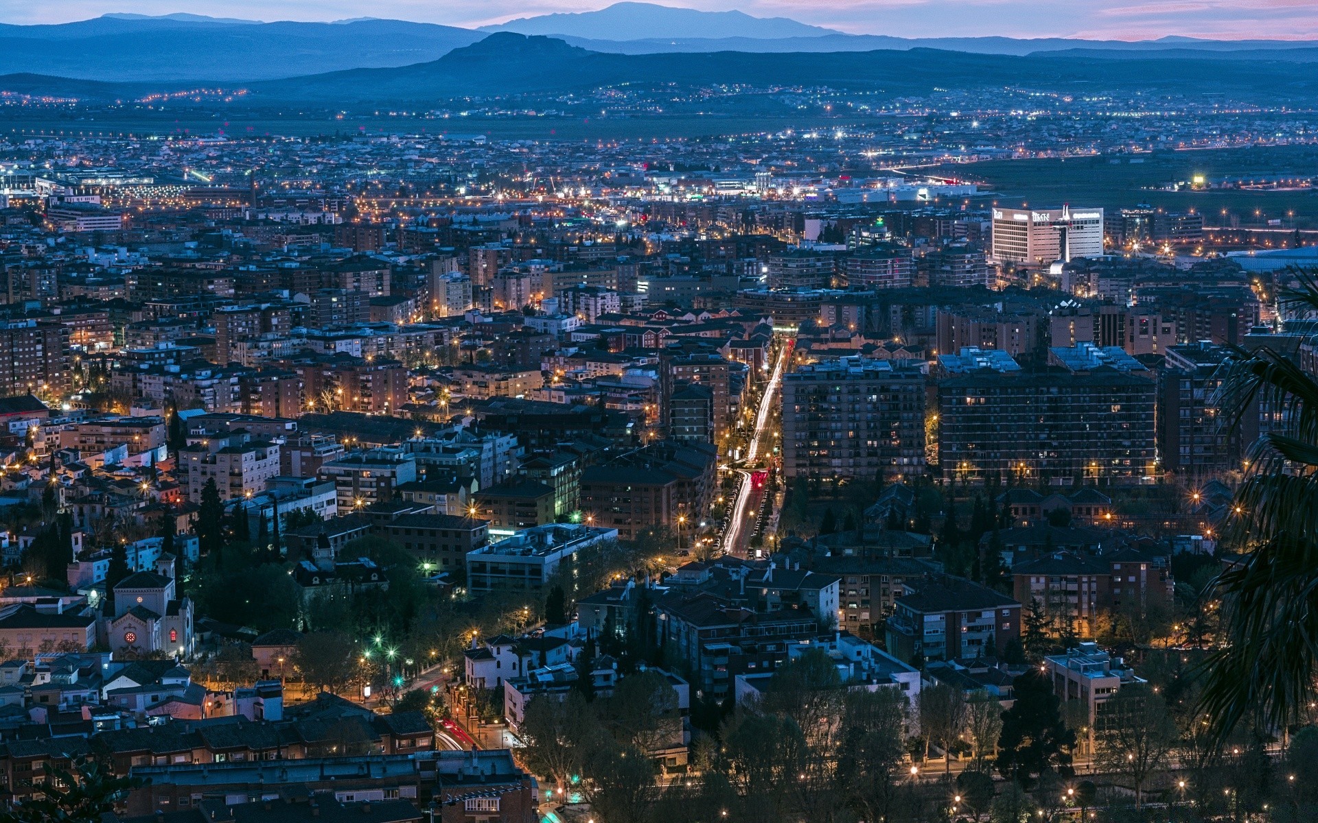 otras ciudades ciudad ciudad arquitectura skyline urbano ciudad casa antena viajes espectáculo noche panorama panorámico crepúsculo punto de referencia rascacielos casa