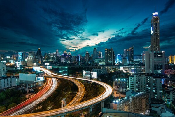 Otras ciudades sombrías. Rascacielos de la ciudad