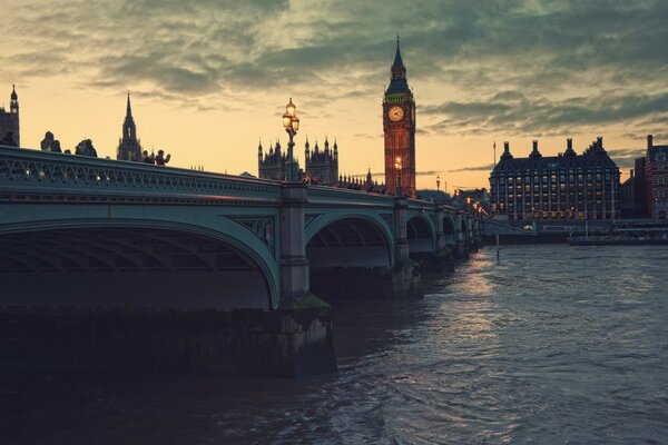 Londres, Goodbye, sou um estranho.