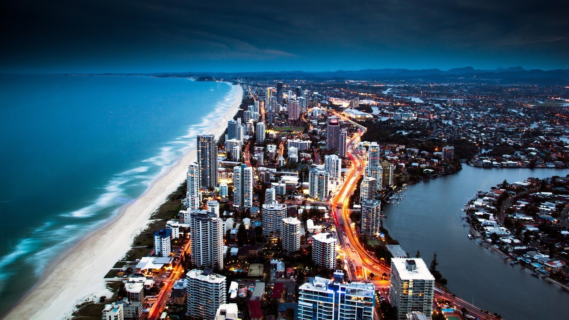 outras cidades cidade viagens cidade arquitetura água skyline centro da cidade arranha-céu casa céu crepúsculo porto urbano negócios noite mar ao ar livre beira-mar rio