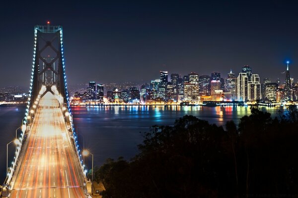 Otra ciudad. Arquitectura del puente