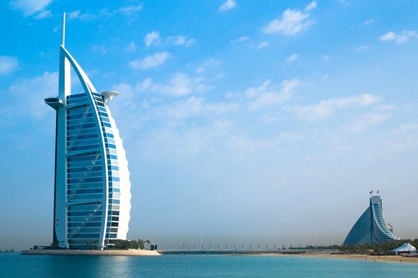 Voile à Dubaï sur la mer