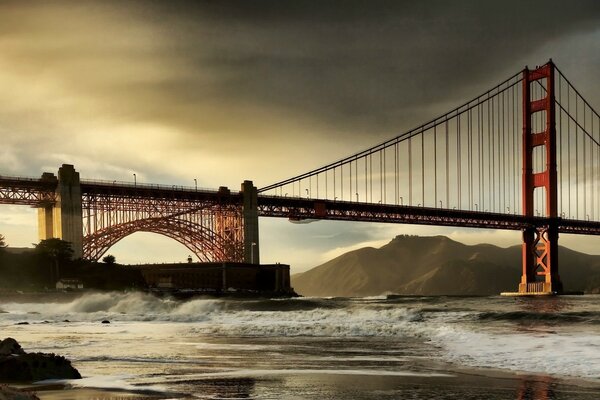 A huge suspension bridge on a gloomy day