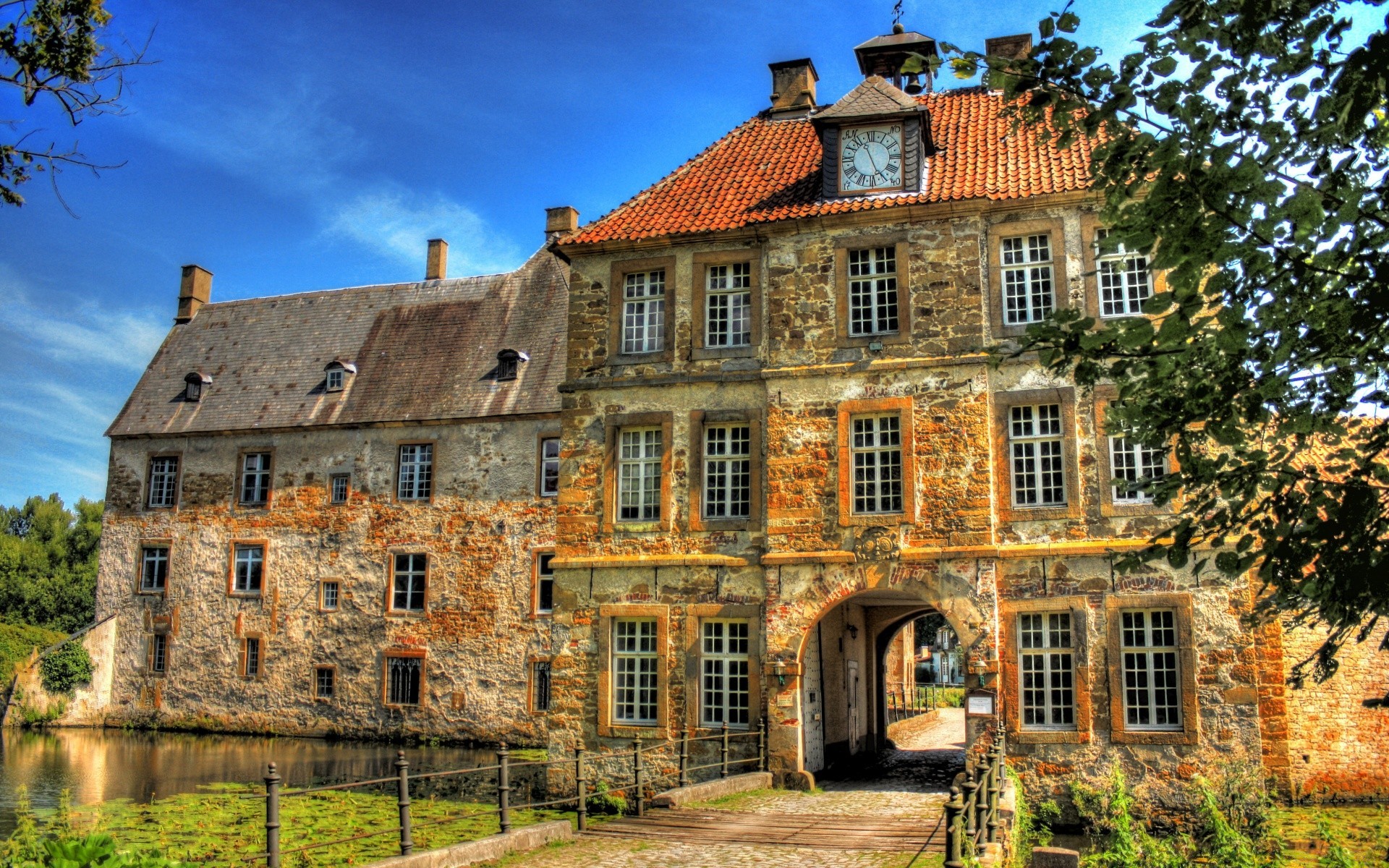 otras ciudades arquitectura casa casa antiguo castillo antiguo al aire libre casa viajes cielo histórico gótico patrimonio exterior fachada vintage