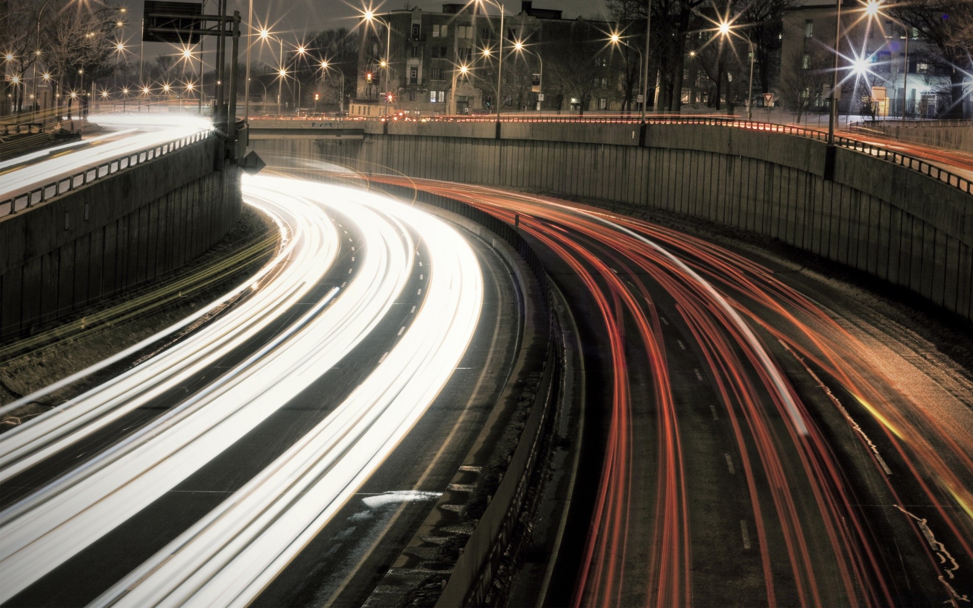 otras ciudades sistema de transporte tráfico carretera rápido desenfoque coche carretera calle ciudad tráfico viajes urbano luz velocidad noche autobús guía centro de la ciudad