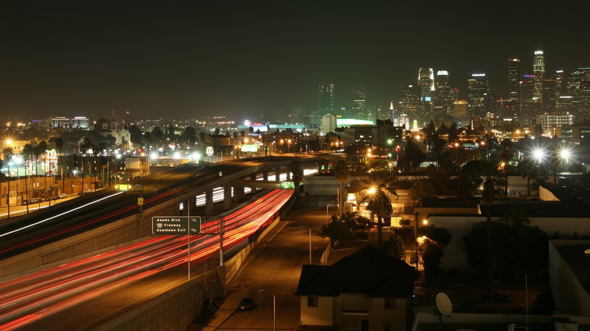 otras ciudades tráfico desenfoque sistema de transporte carretera centro de la ciudad autobús crepúsculo ciudad carretera coche puente calle noche viajes rápido rascacielos cuerda urbano tráfico luz de fondo