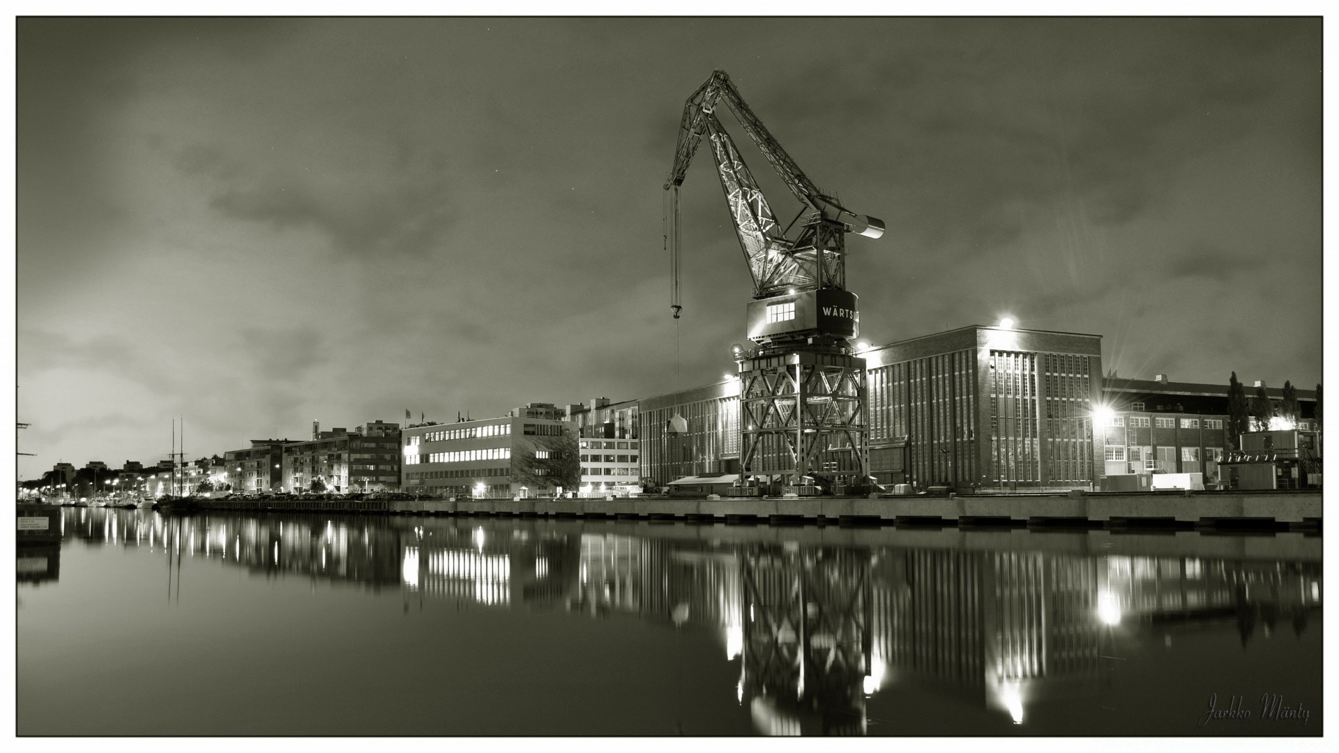 autre ville eau ville rivière jetée pont monochrome port bateau ciel rue mer réflexion coucher de soleil urbain architecture maison port navire tour noir et blanc